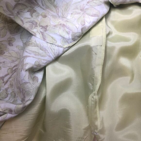 4/$25 Ann Taylor Loft Pleated Skirt. Size … - Picture 8 of 8